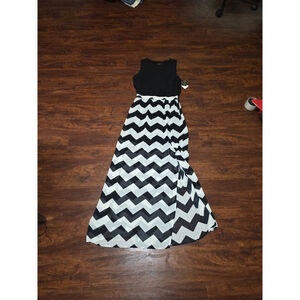 Heart Soul Black and White Dress Juniors size medium NWT